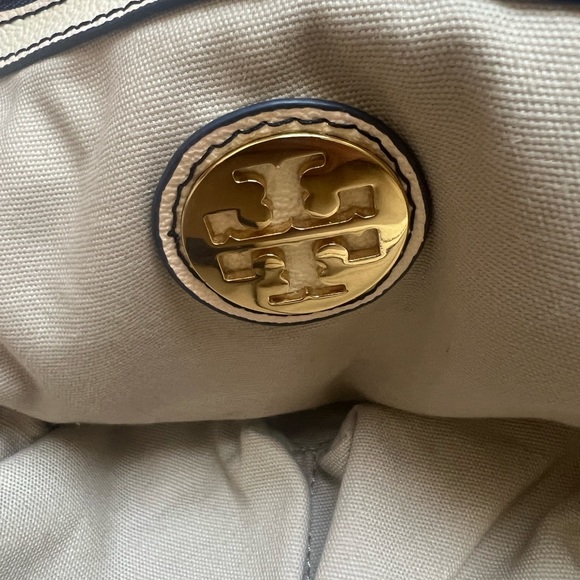 Tory Burch Robinson Alpine Snow Floral
Dome Satchel Bag - Picture 5 of 14